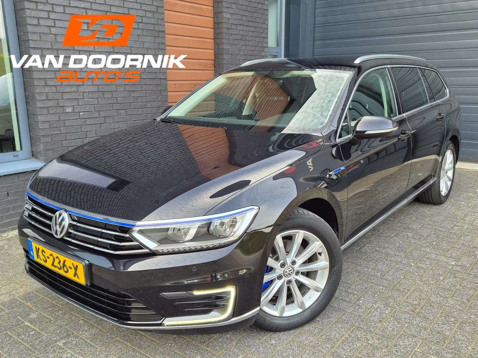 Volkswagen Passat (2016) — foto 1