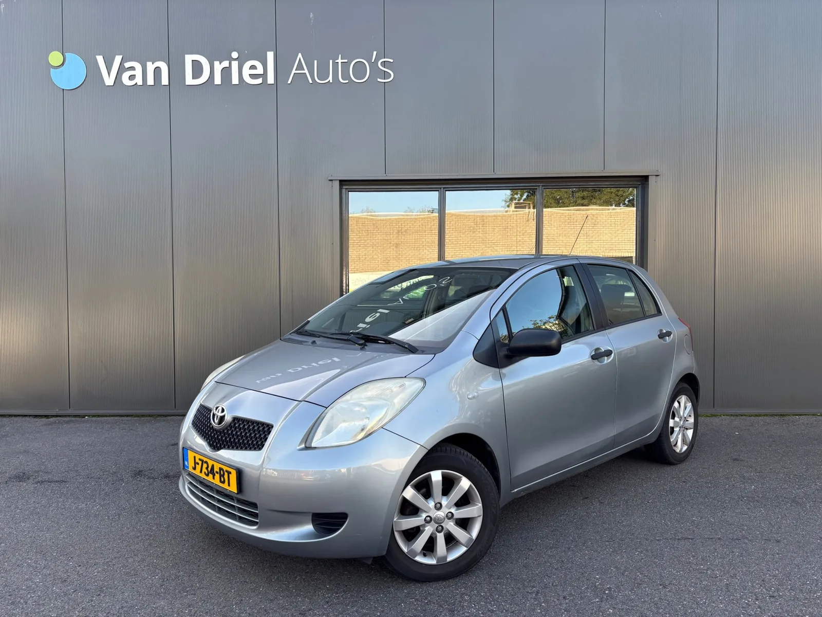 Toyota Yaris (2009) — foto 1