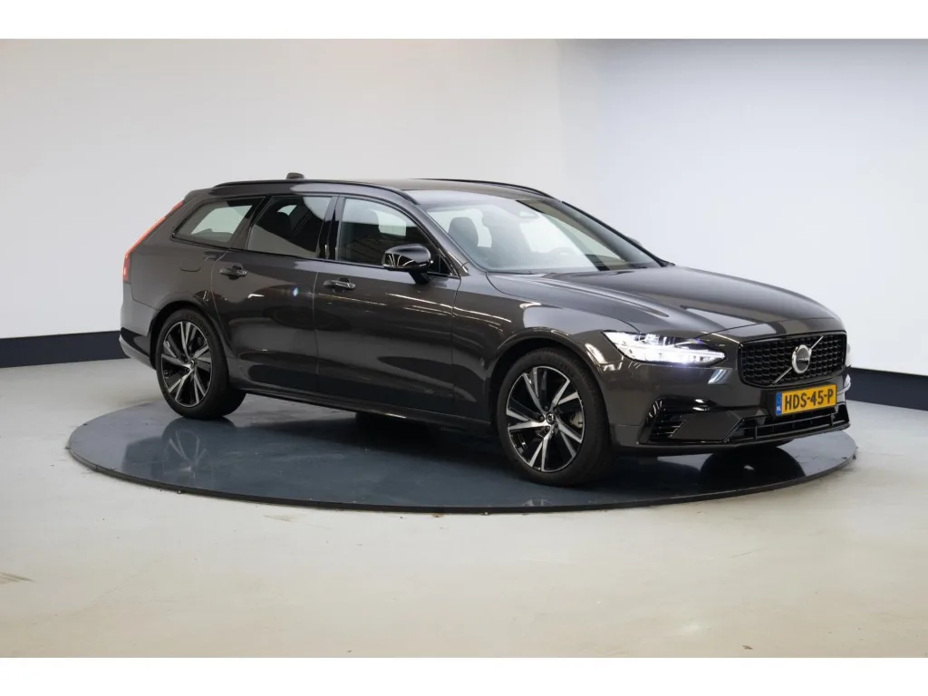 Volvo V90 (2022) — foto 1