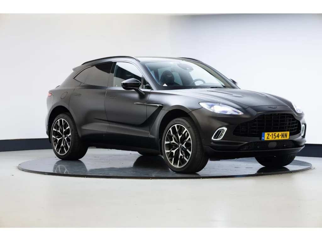 Aston Martin DBX (2022) — foto 1