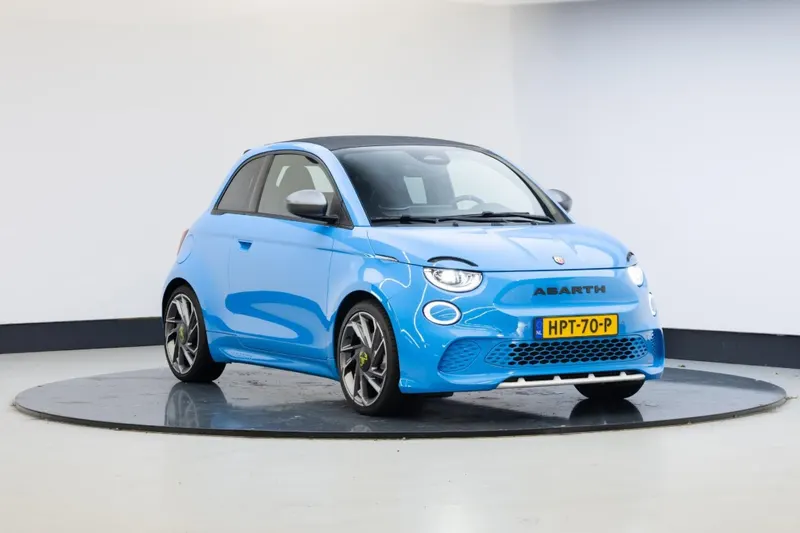 Fiat 500C (2023)