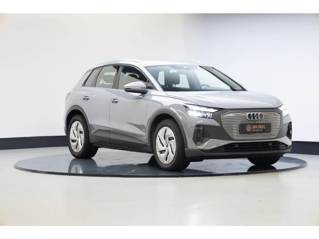 Audi Q4 e-tron (2023) — foto 1