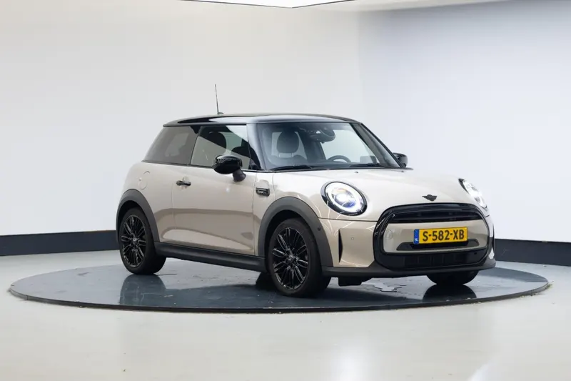 MINI Cooper (2023)