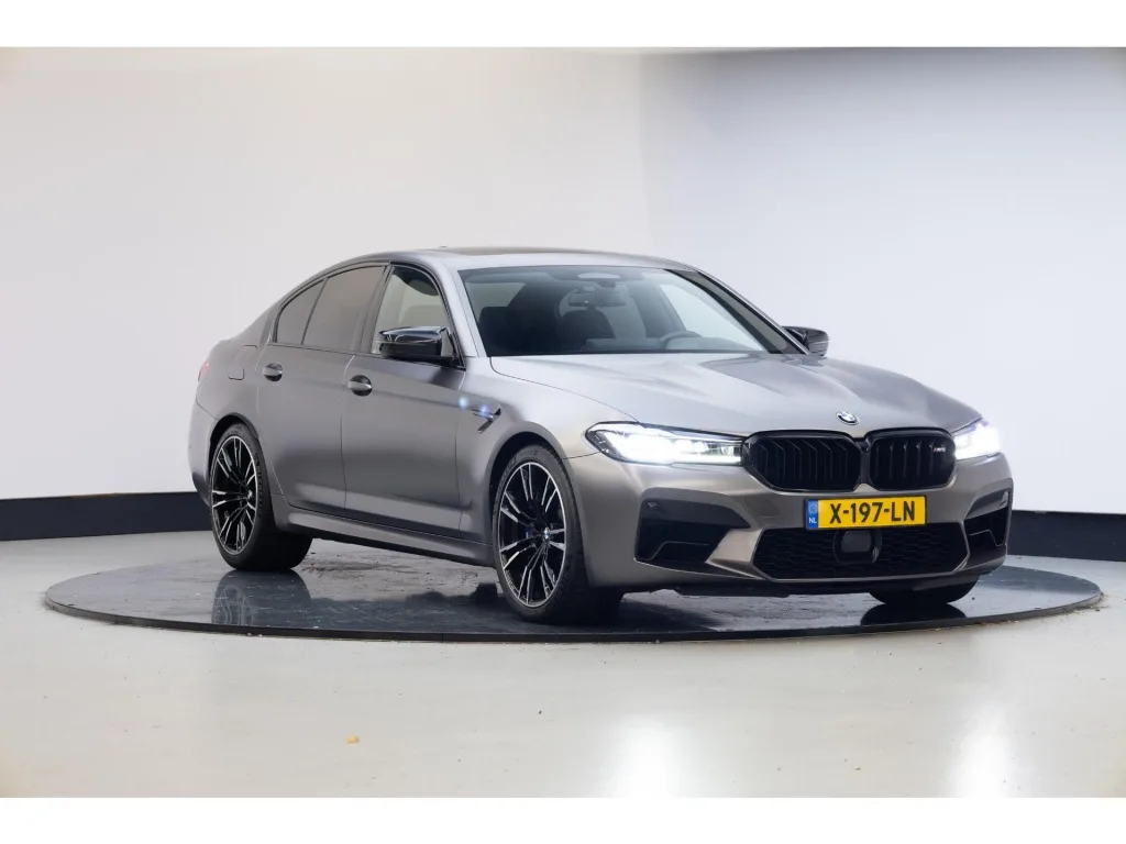 BMW M5 (2022) — foto 1