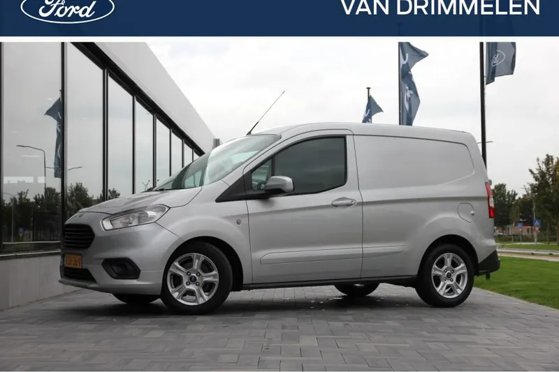 Ford Transit Courier (2023)