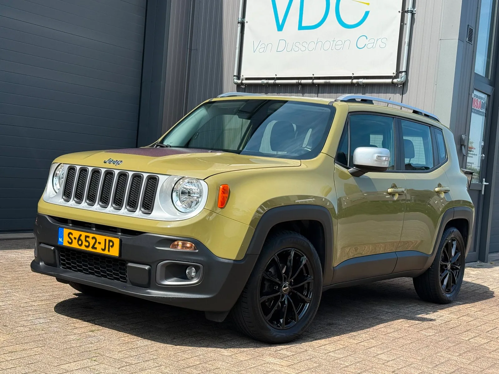 Jeep Renegade (2014) — foto 1
