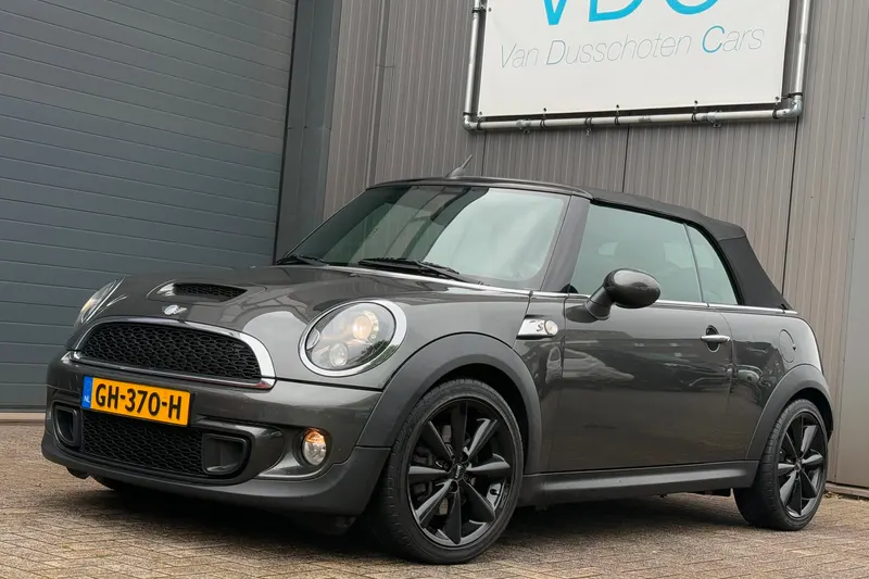 MINI Cabrio (2011)