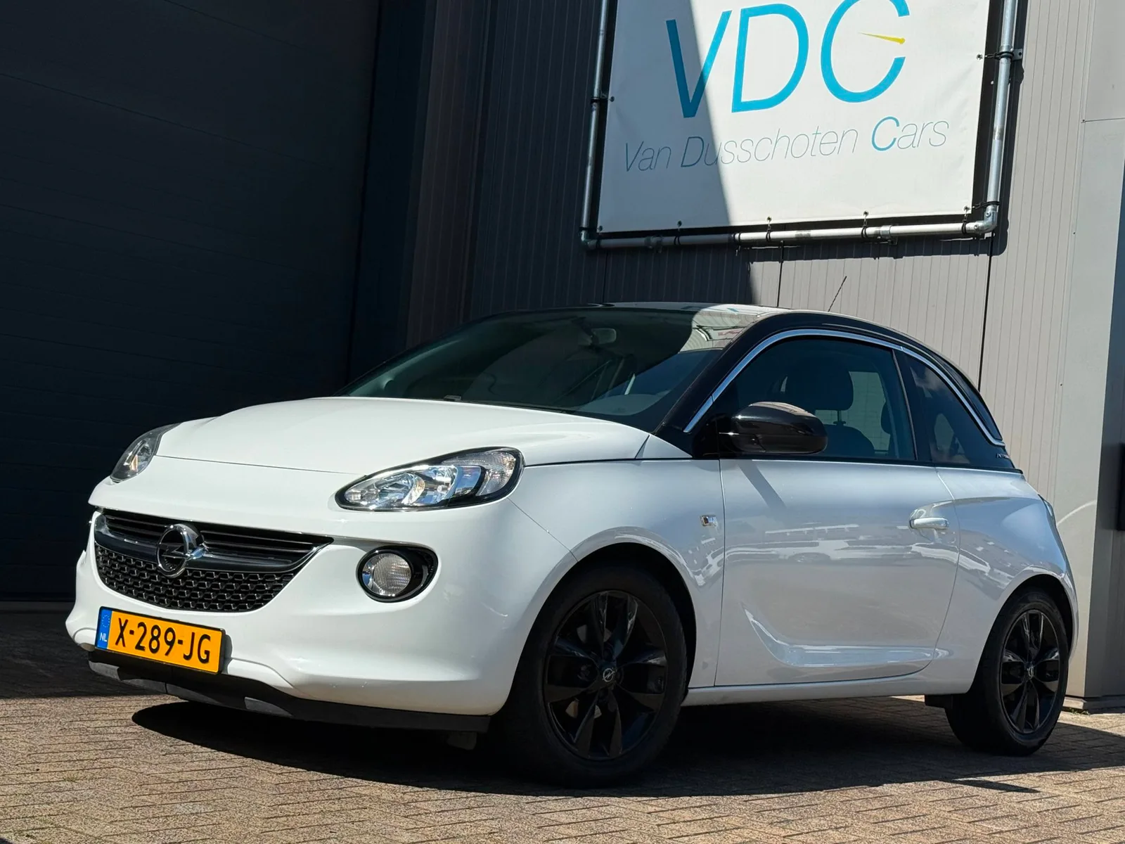 Opel Adam (2015) — foto 1