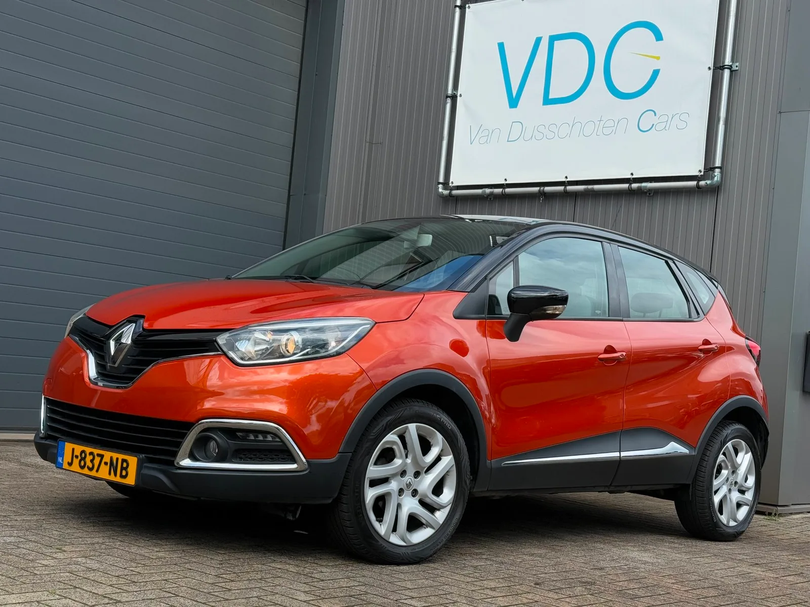 Renault Captur (2015) — foto 1