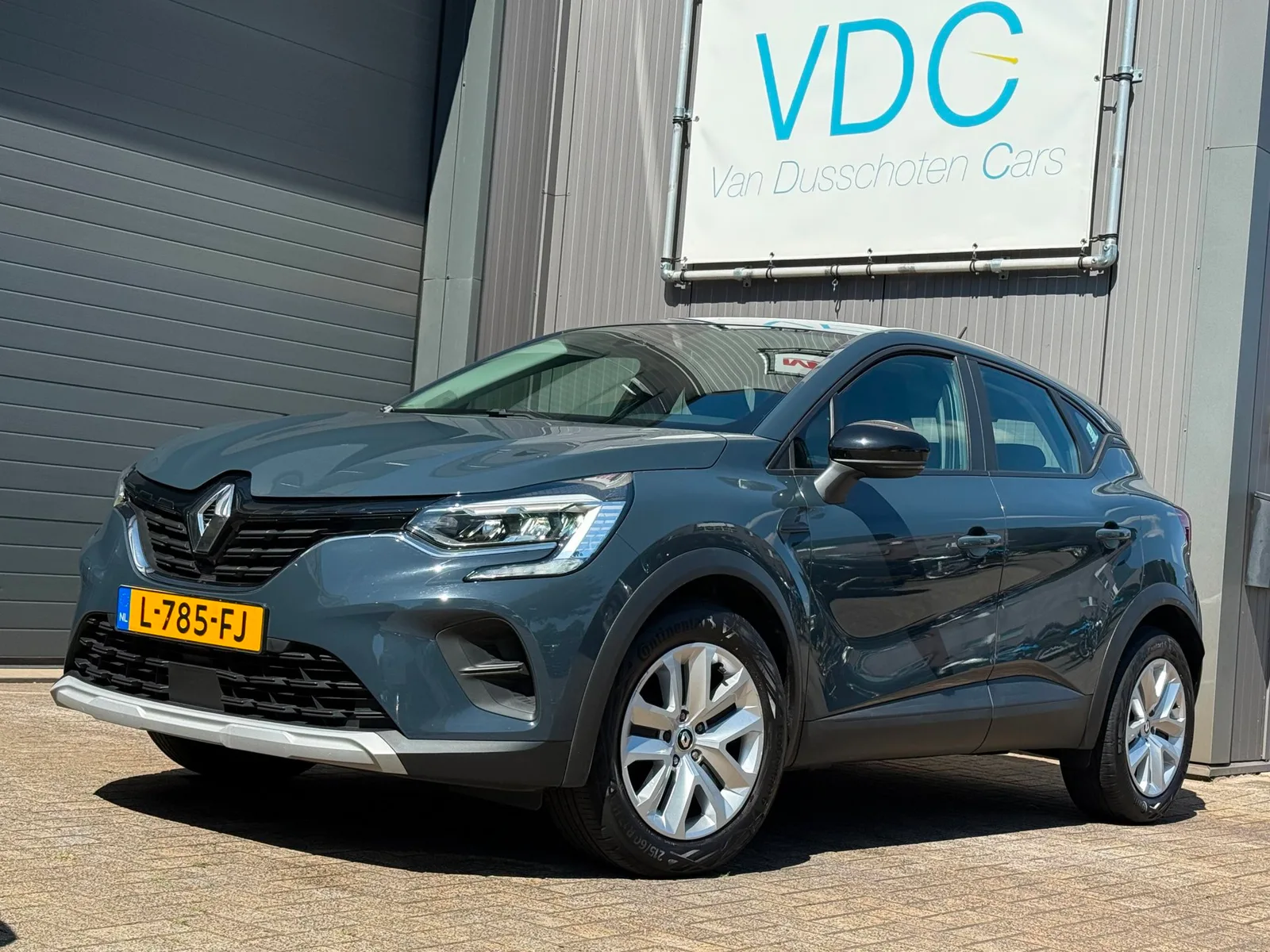 Renault Captur (2021) — foto 1