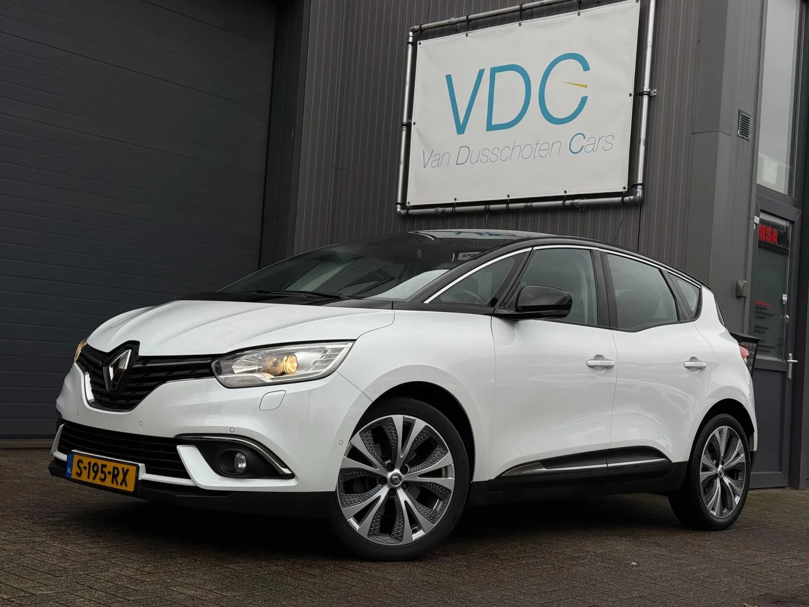 Renault Scénic (2017) — foto 1