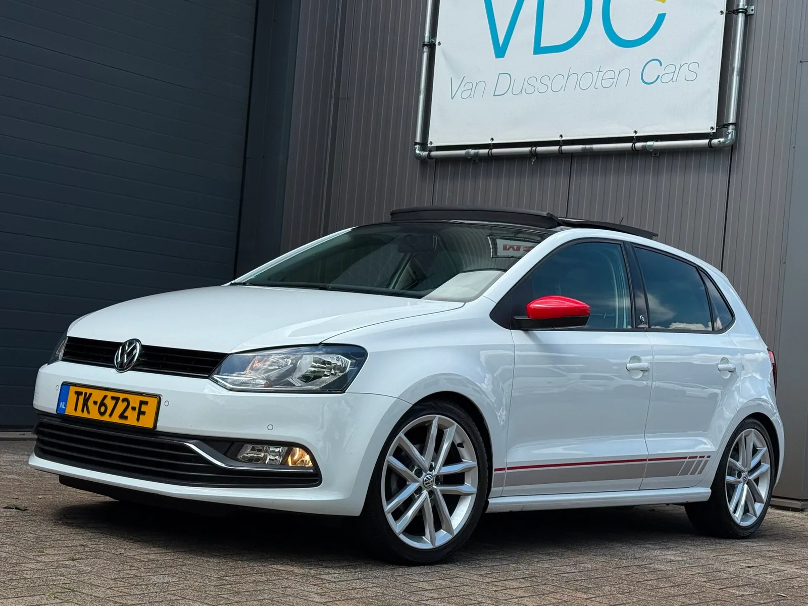 Volkswagen Polo (2016) — foto 1