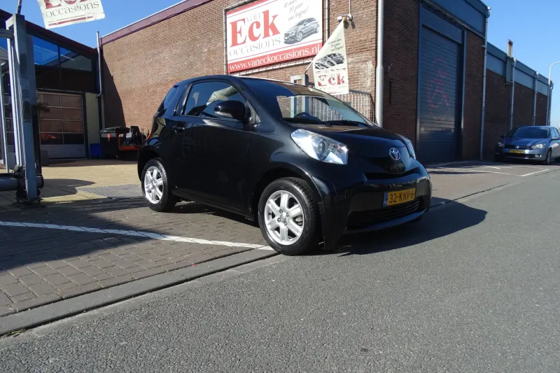 Toyota IQ (2010)