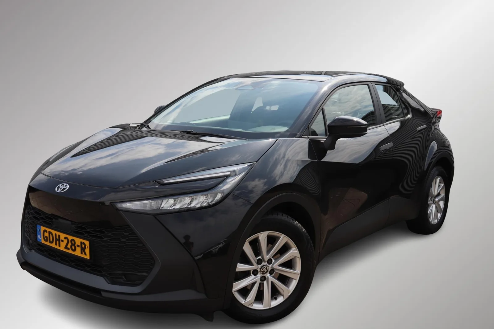 Toyota C-HR (2024) — foto 1