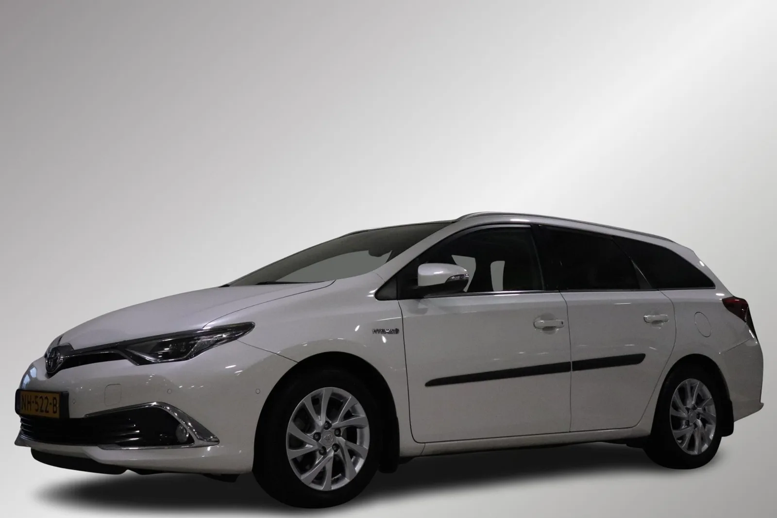 Toyota Auris (2017) — foto 1