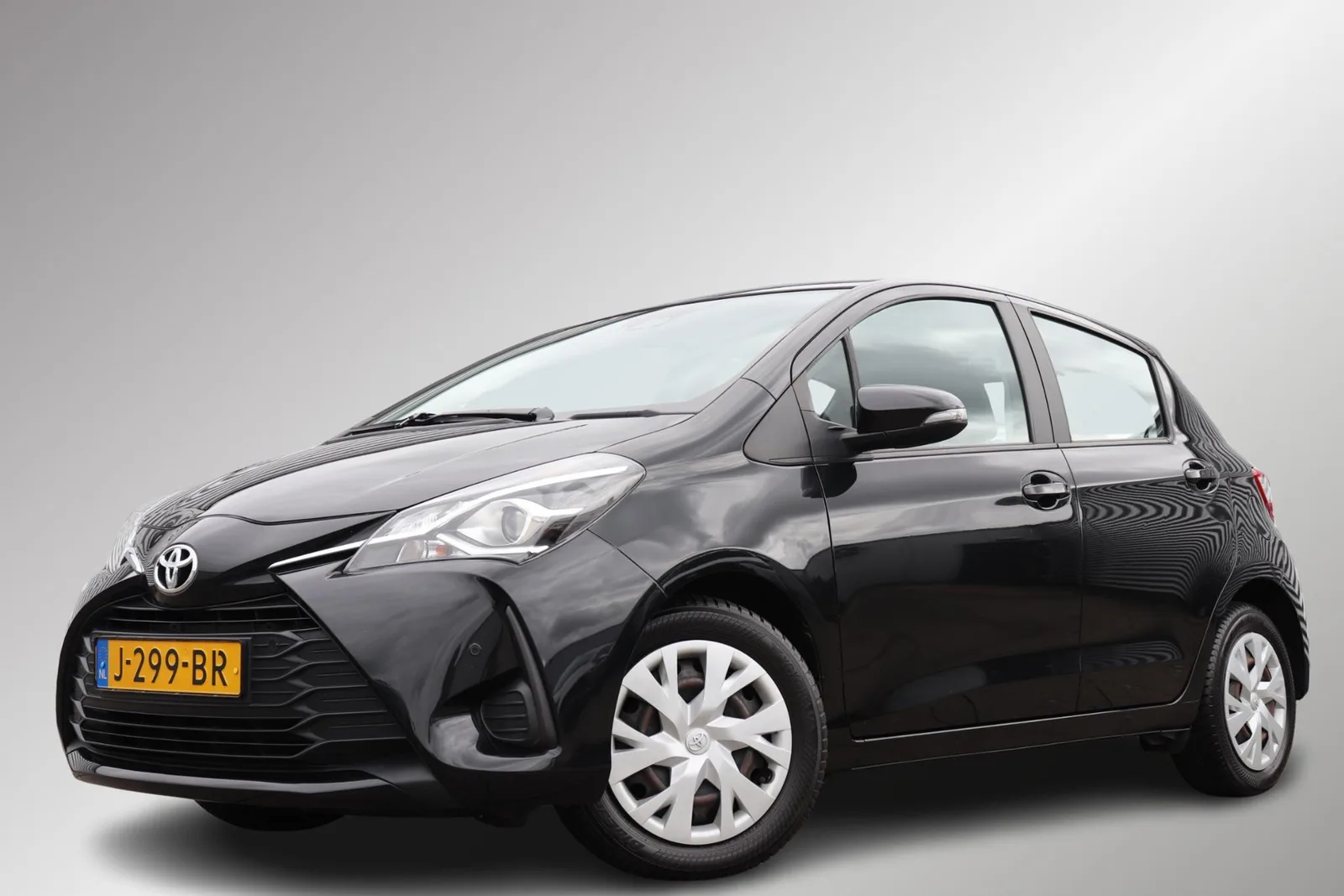 Toyota Yaris (2020) — foto 1