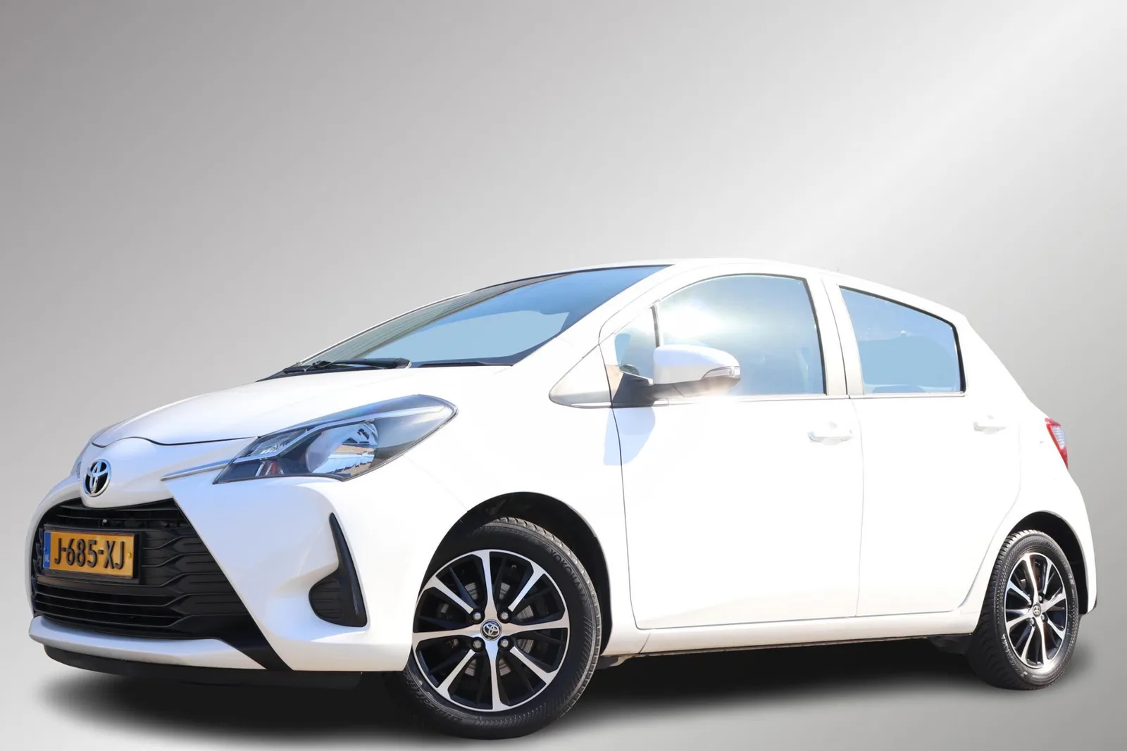 Toyota Yaris (2020) — foto 1