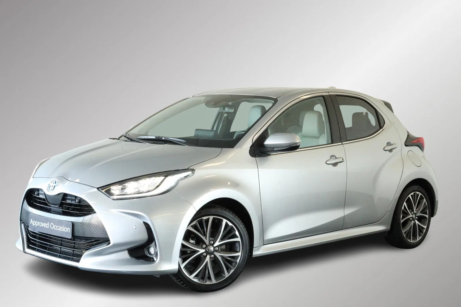 Toyota Yaris (2023) — foto 1