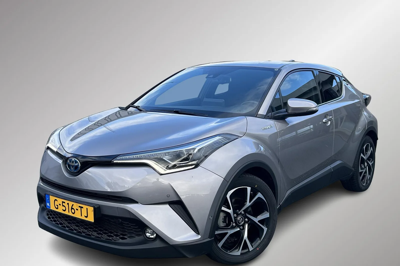 Toyota C-HR (2019) — foto 1