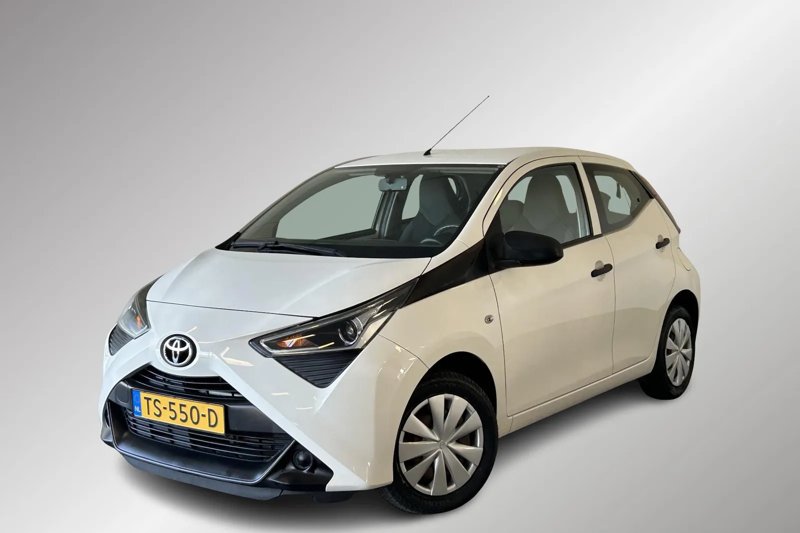 Toyota Aygo (2018) — foto 1