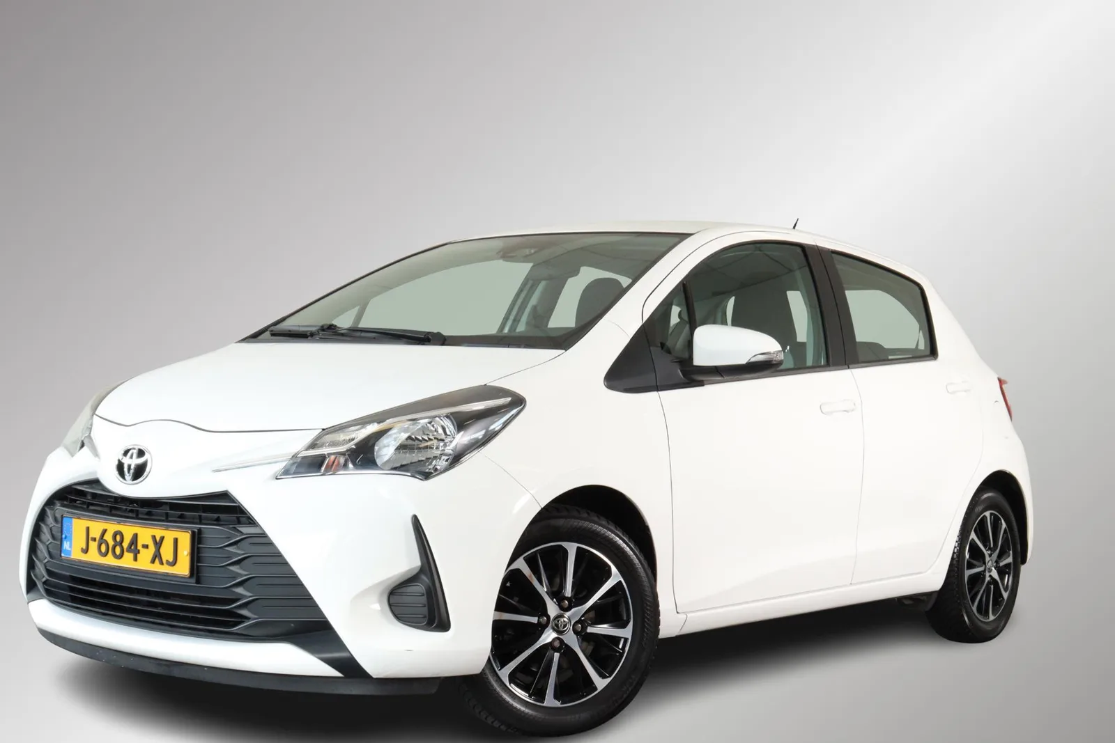 Toyota Yaris (2020) — foto 1