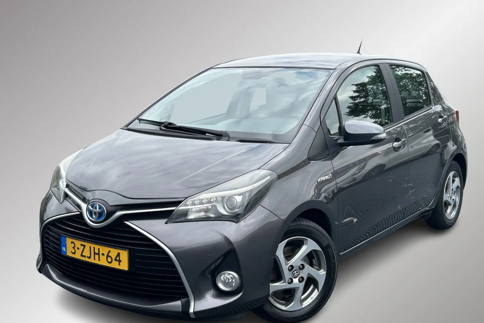 Toyota Yaris (2015) — foto 1