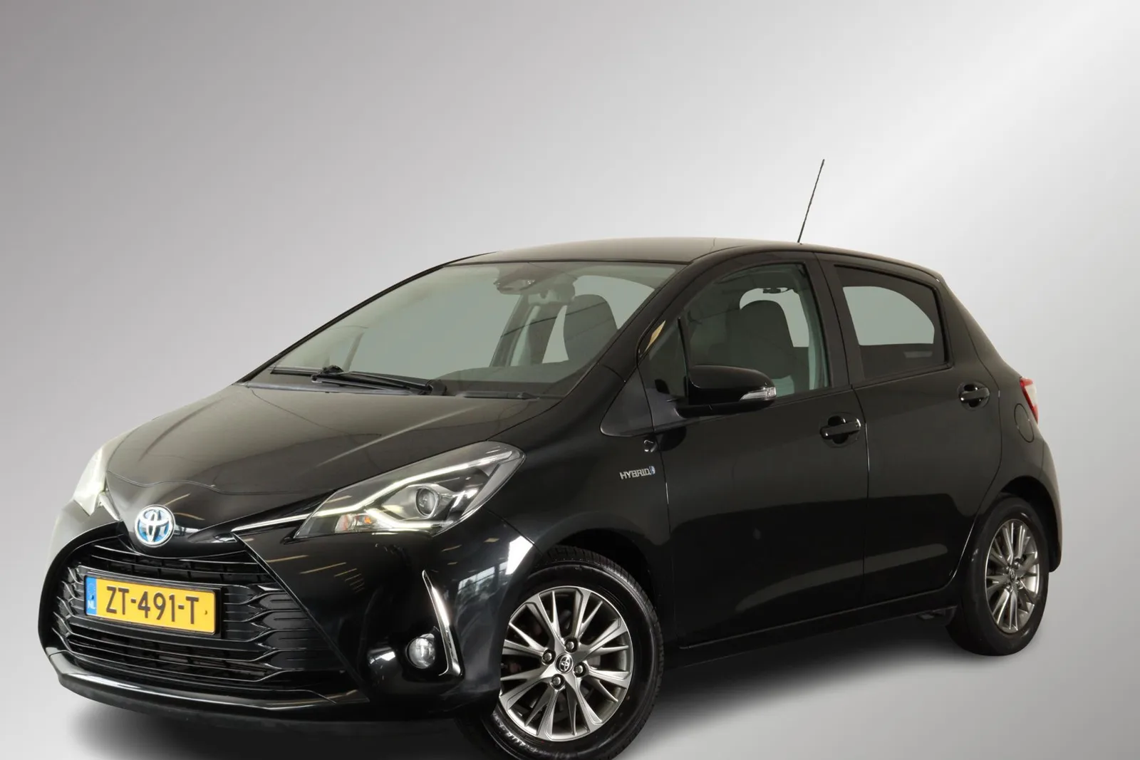 Toyota Yaris (2019) — foto 1