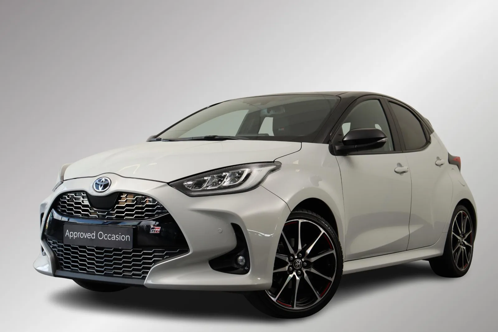 Toyota Yaris (2023) — foto 1