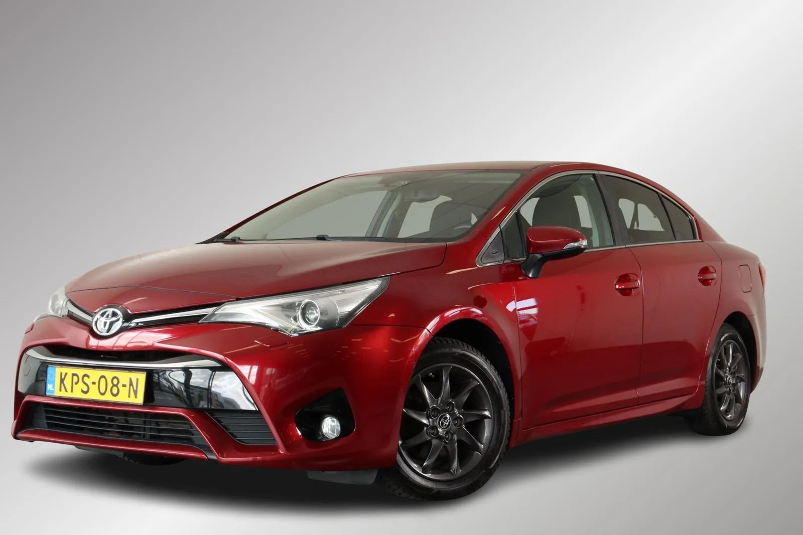 Toyota Avensis (2017) — foto 1