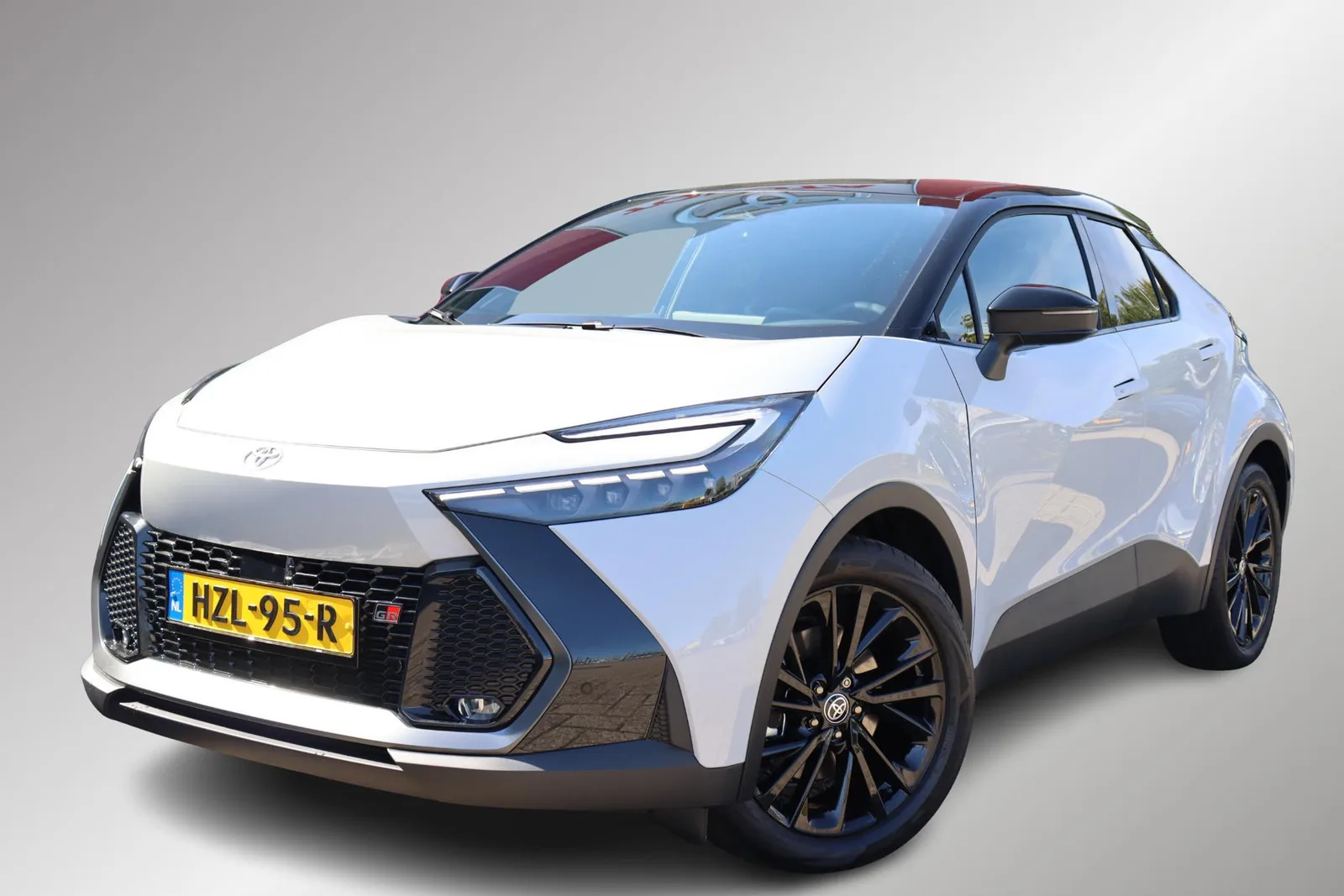 Toyota C-HR (2025) — foto 1