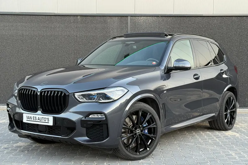 BMW X5 (2021)