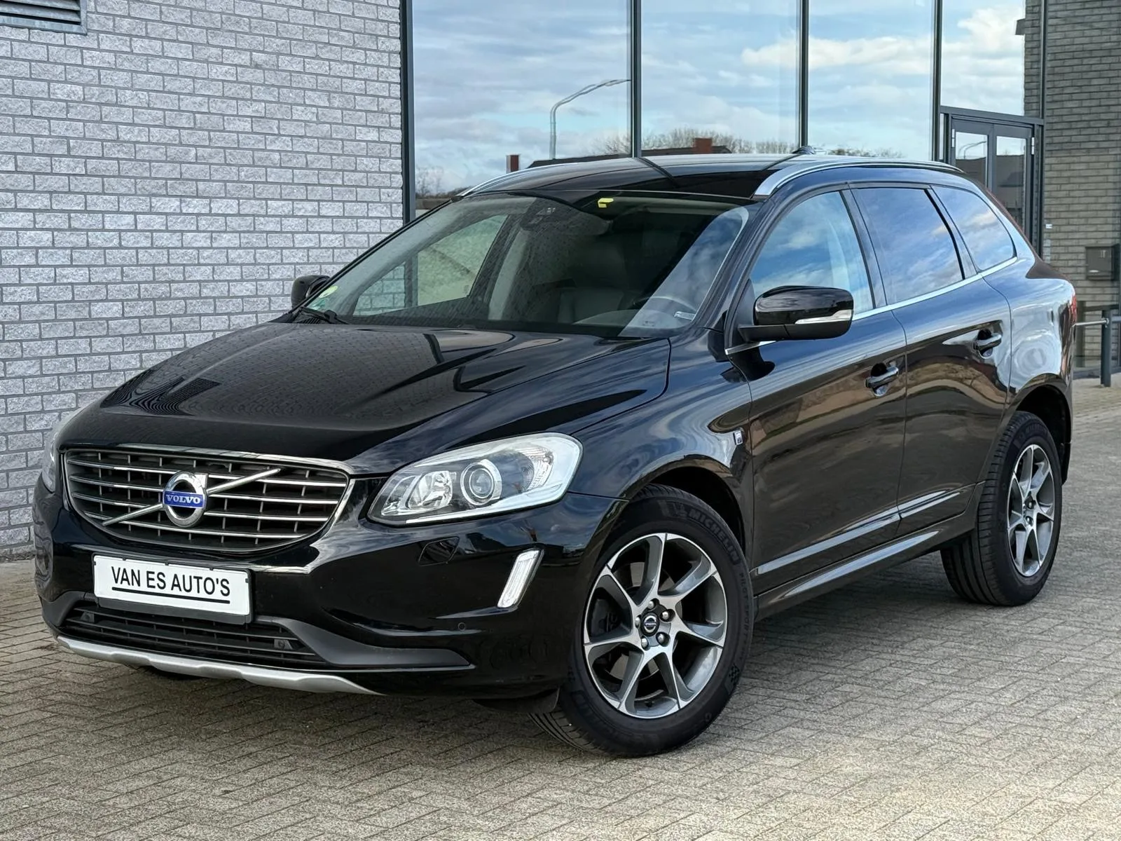 Volvo XC60 (2015) — foto 1