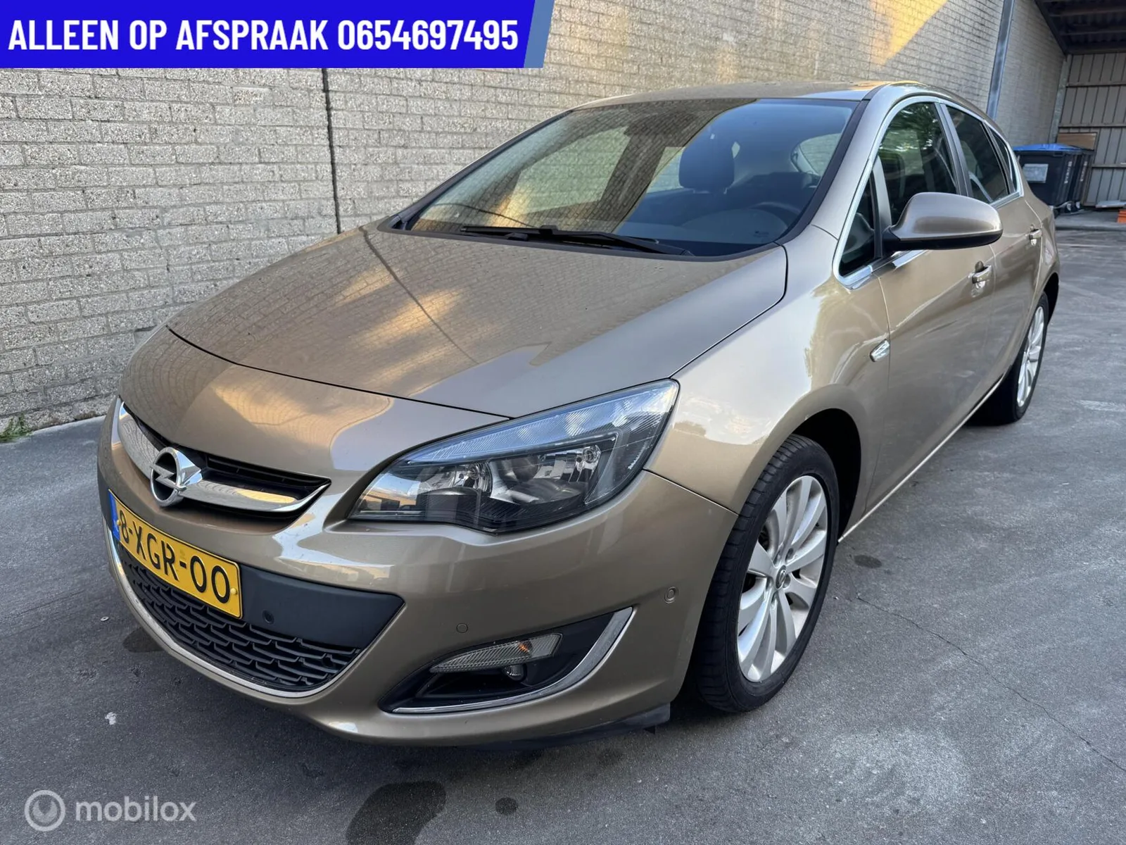 Opel Astra (2014) — foto 1