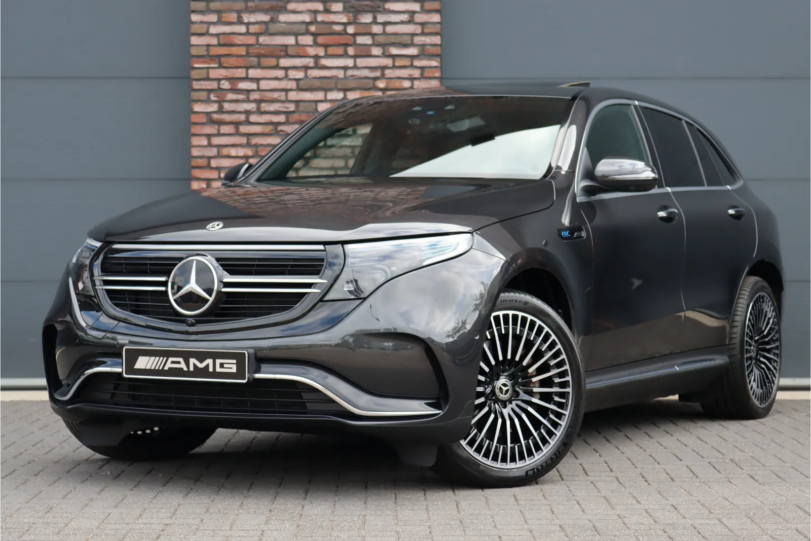 Mercedes-Benz EQC (2020) — foto 1