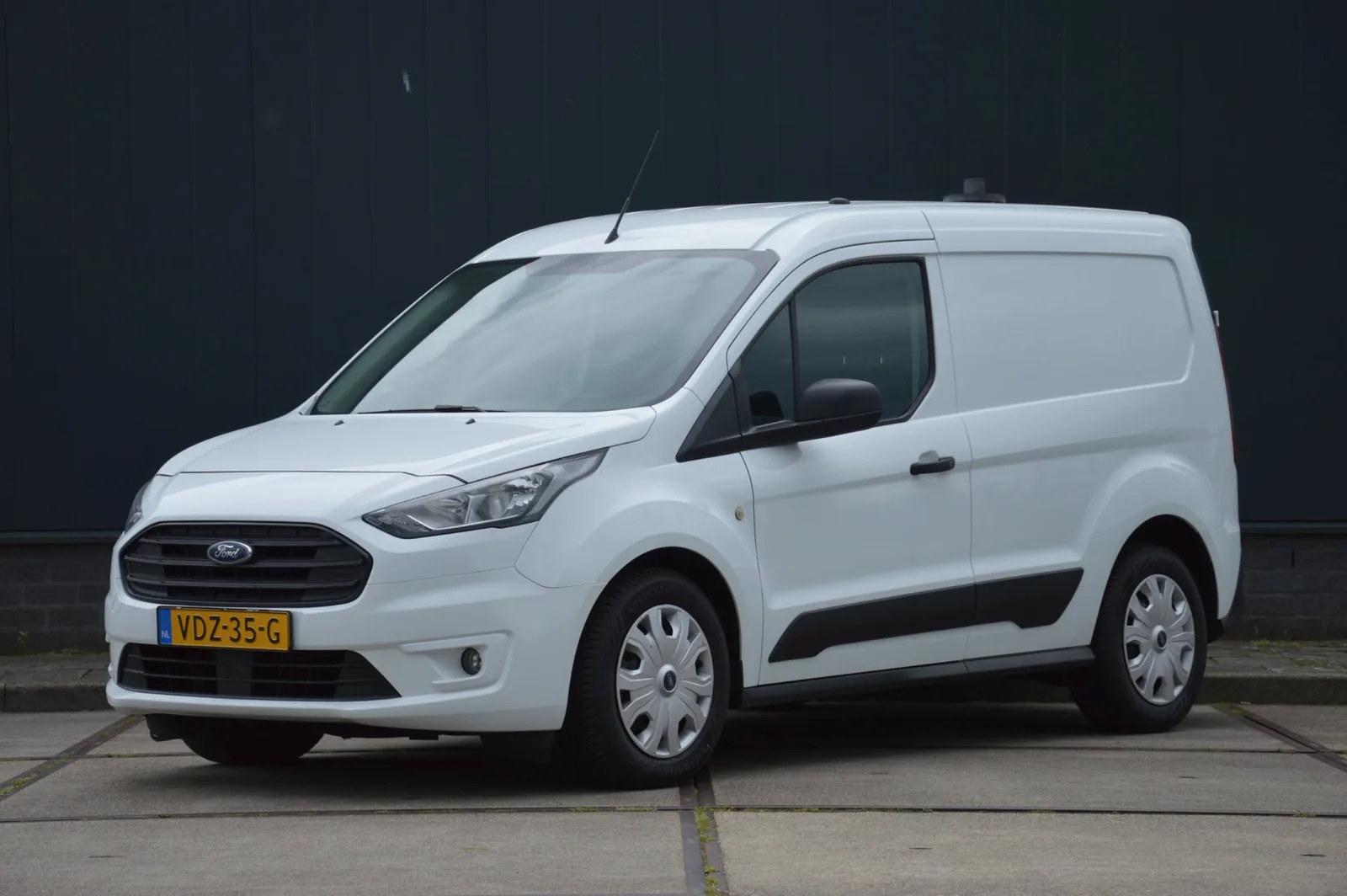 Ford Transit Connect (2020) — foto 1