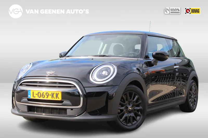 MINI One (2021)