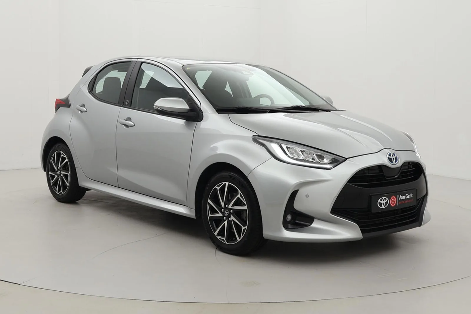 Toyota Yaris (2022) — foto 1