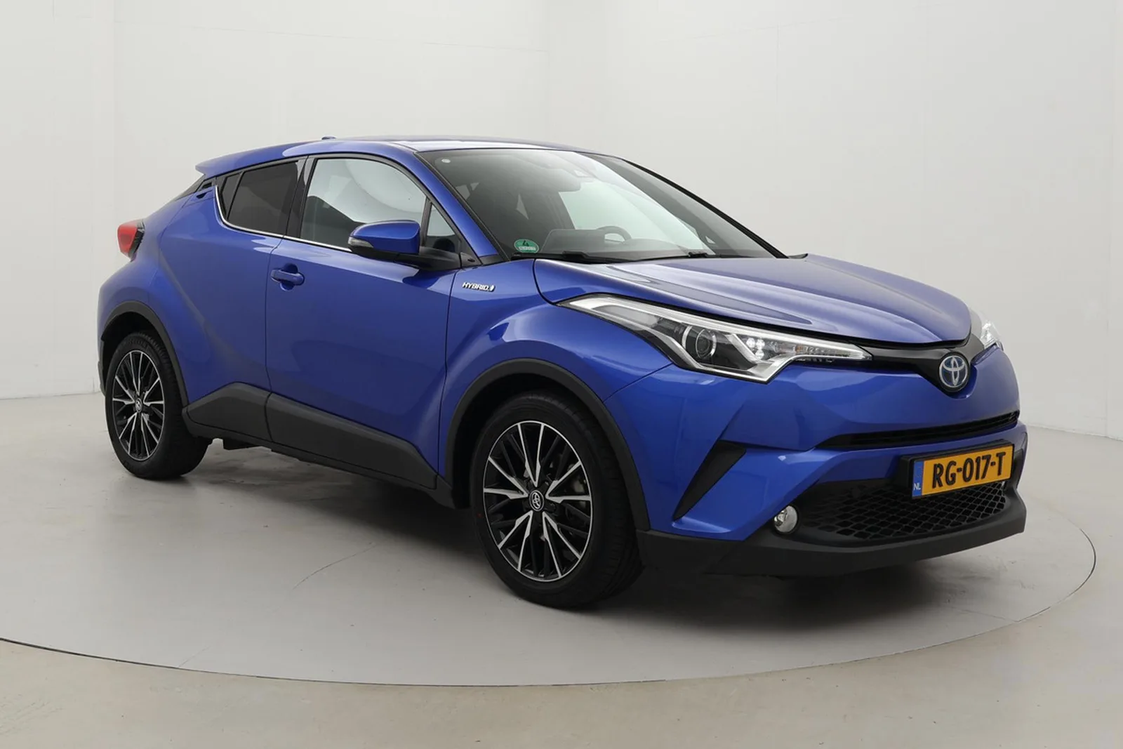 Toyota C-HR (2017) — foto 1