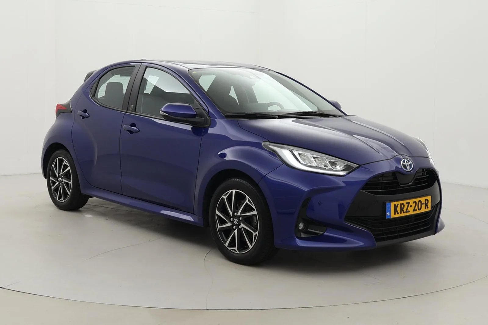 Toyota Yaris (2022) — foto 1