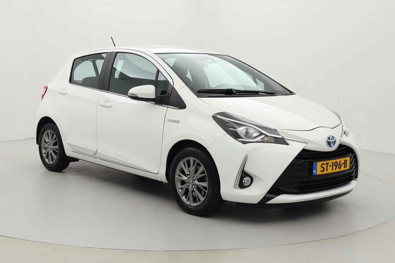 Toyota Yaris (2018) — foto 1