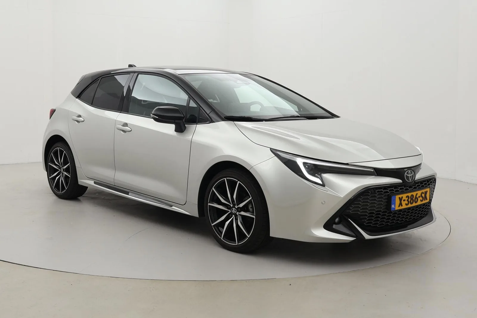 Toyota Corolla (2023) — foto 1