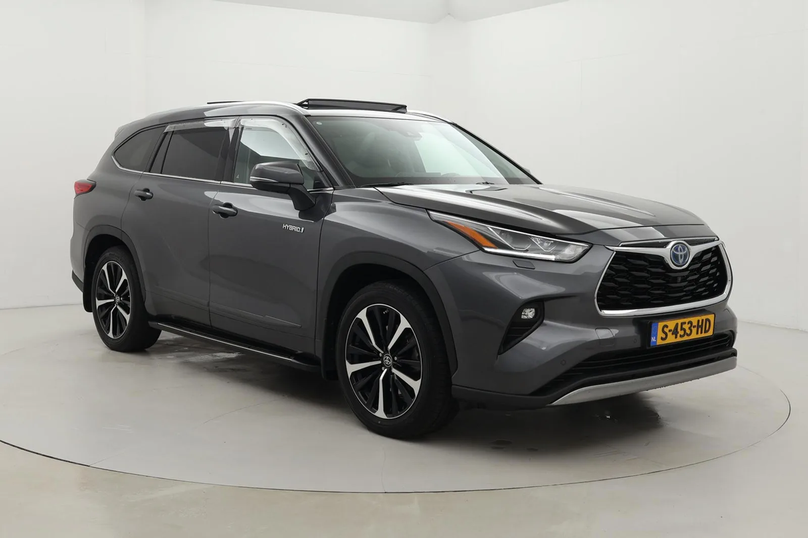 Toyota Highlander (2022) — foto 1
