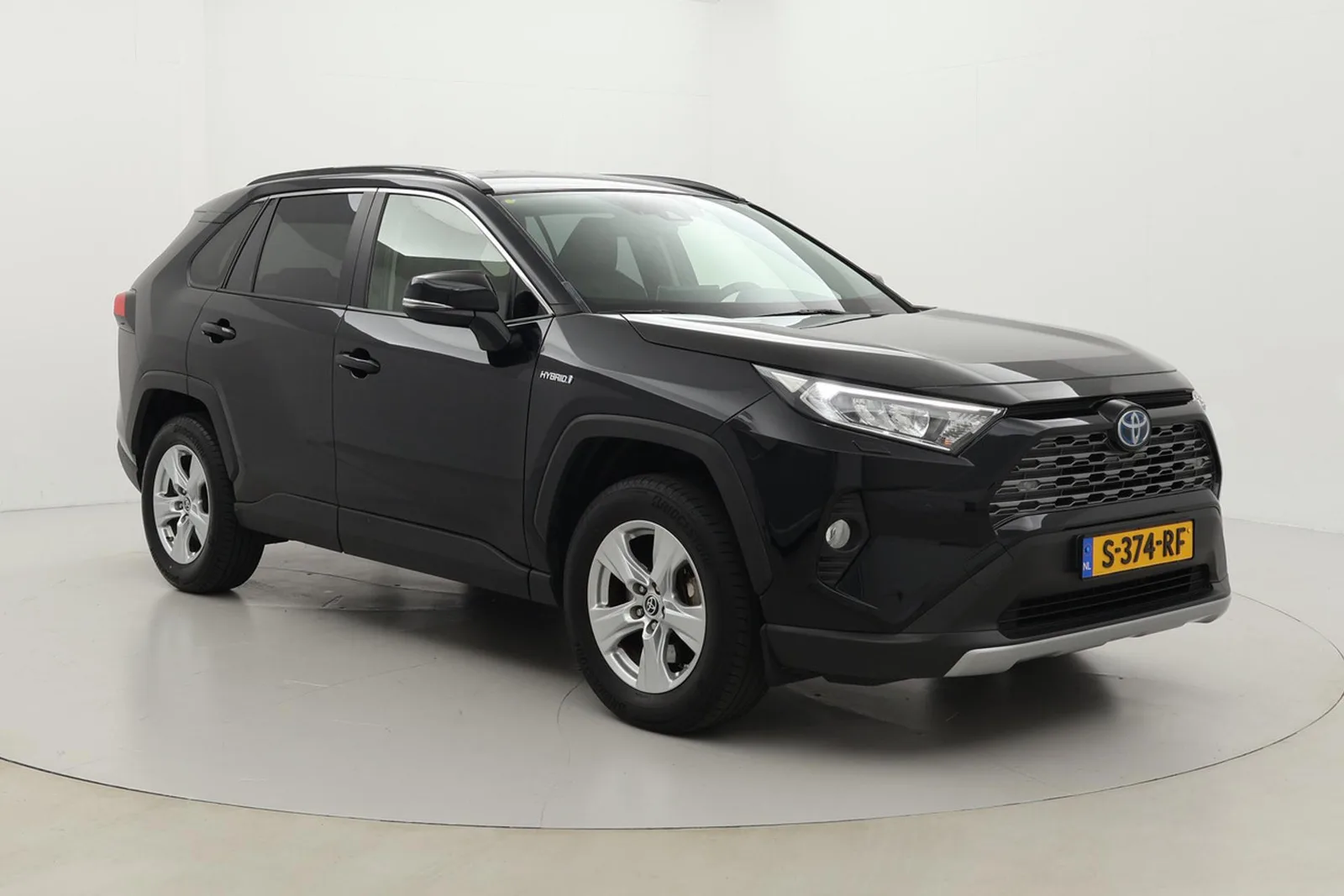 Toyota RAV4 (2022) — foto 1