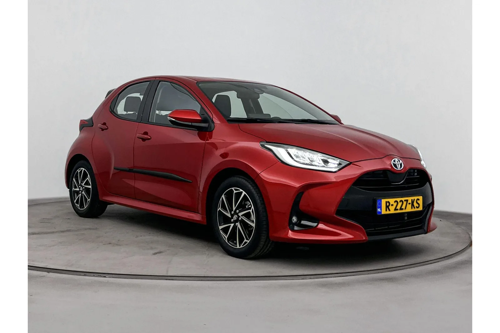 Toyota Yaris (2022) — foto 1