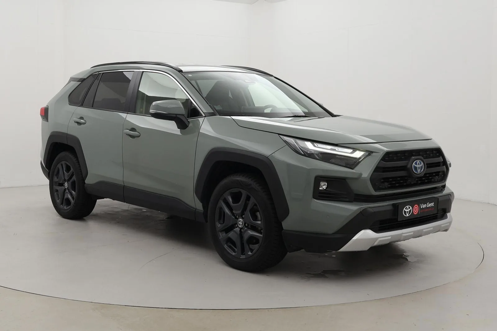 Toyota RAV4 (2022) — foto 1