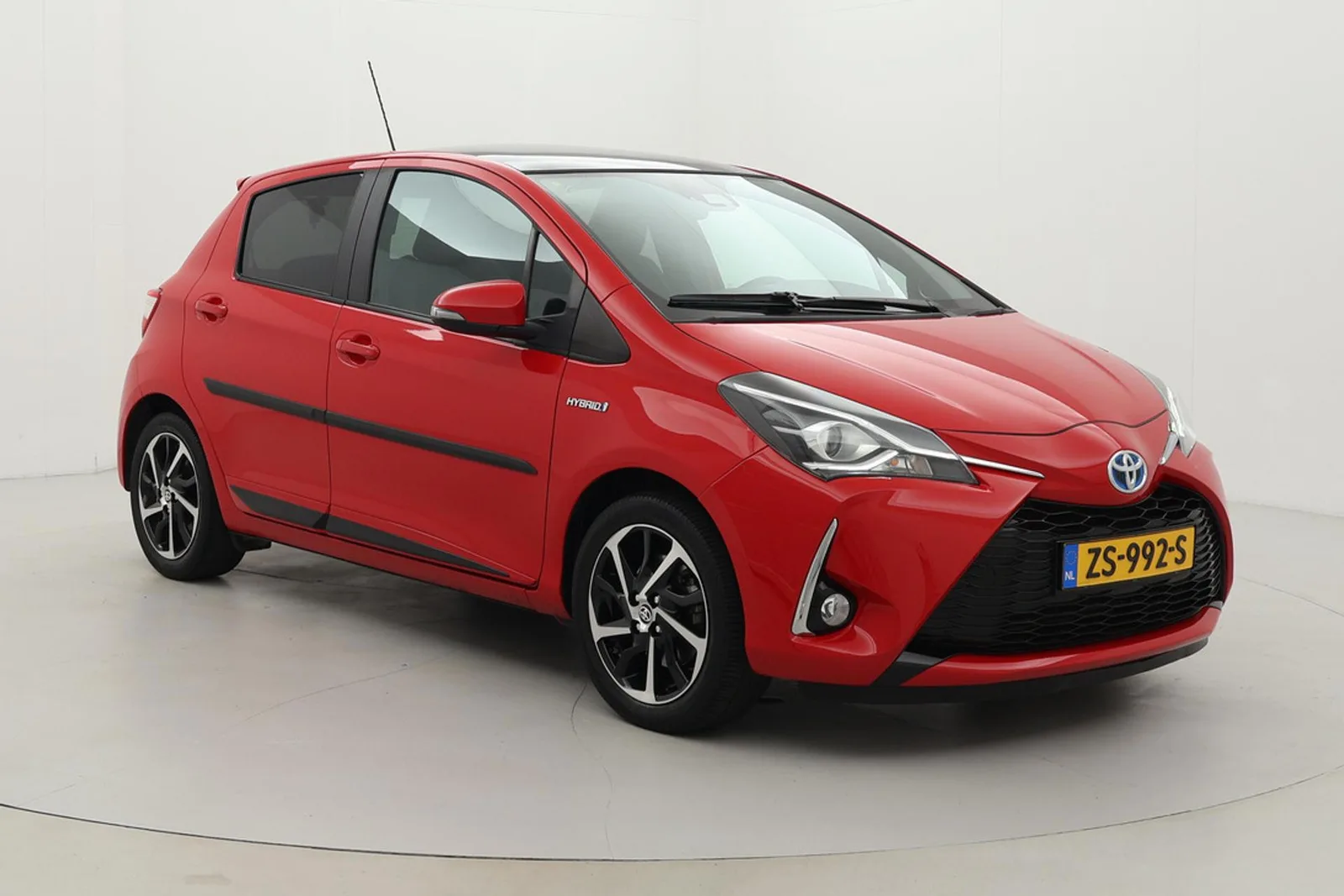 Toyota Yaris (2019) — foto 1
