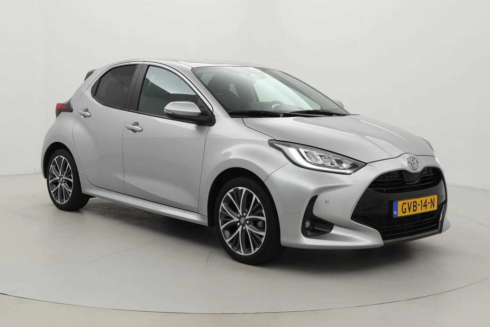Toyota Yaris (2024) — foto 1