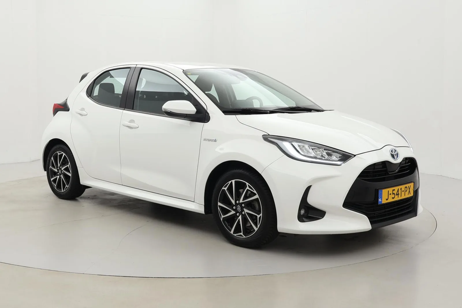 Toyota Yaris (2020) — foto 1