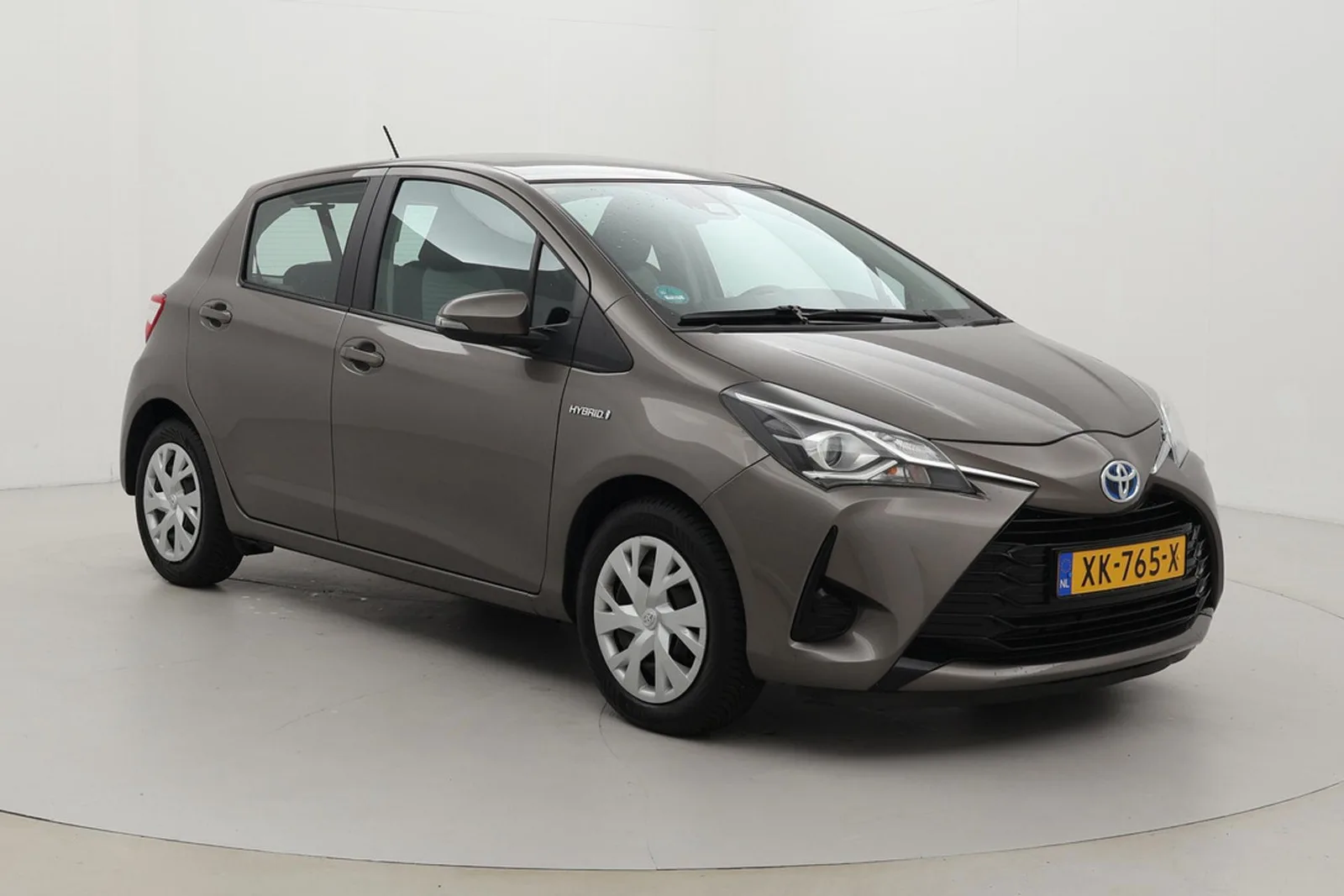 Toyota Yaris (2019) — foto 1