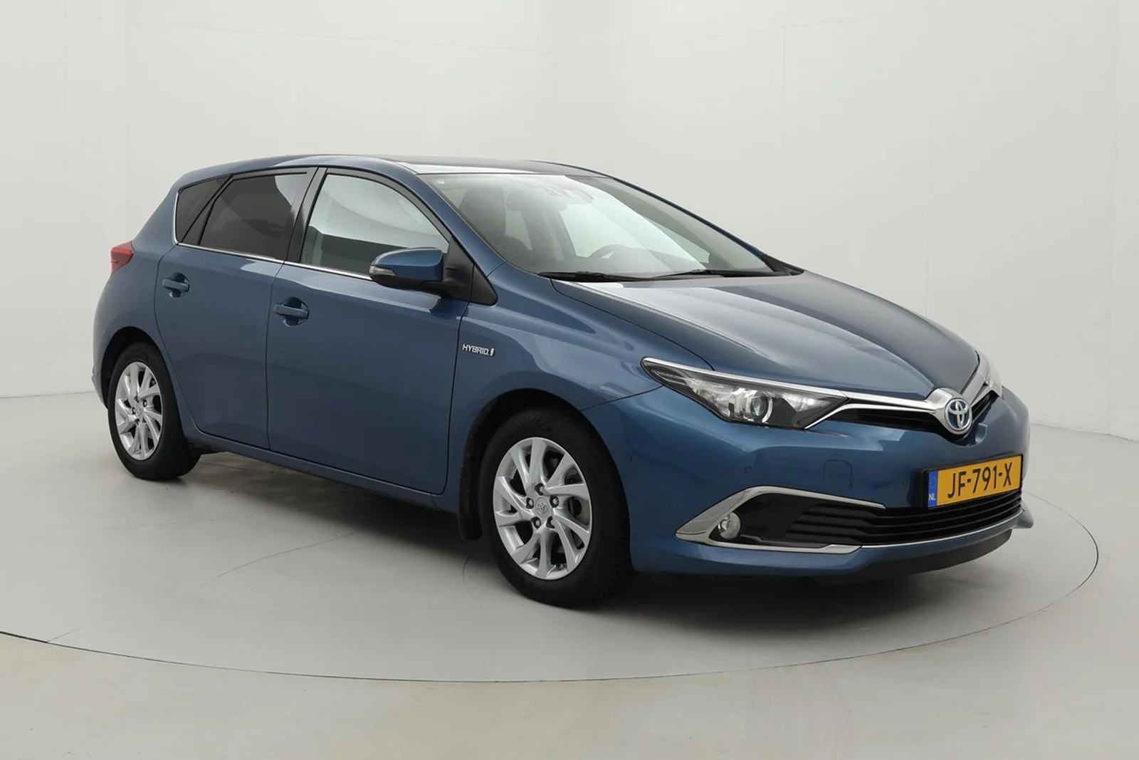 Toyota Auris (2016) — foto 1